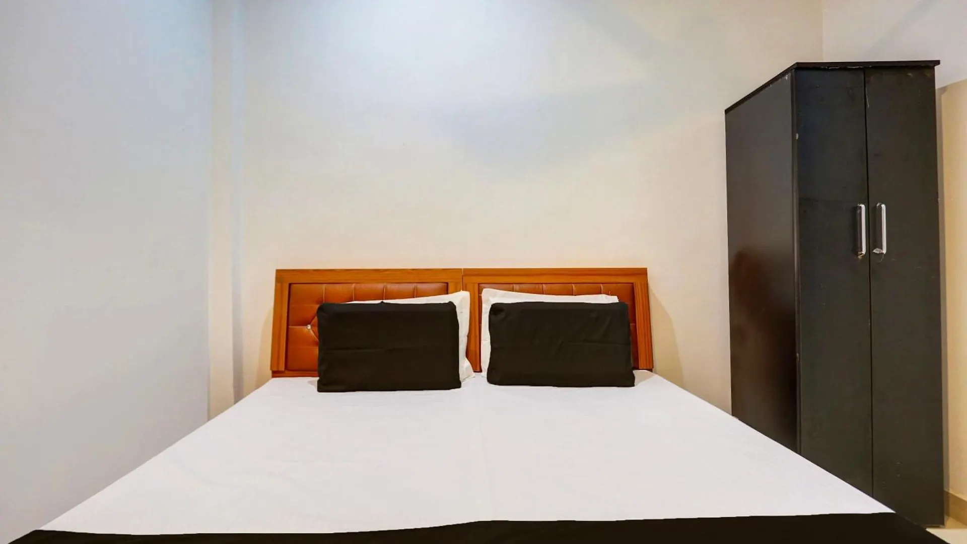 Hotel O Amantran Residency Varanasi 4*,