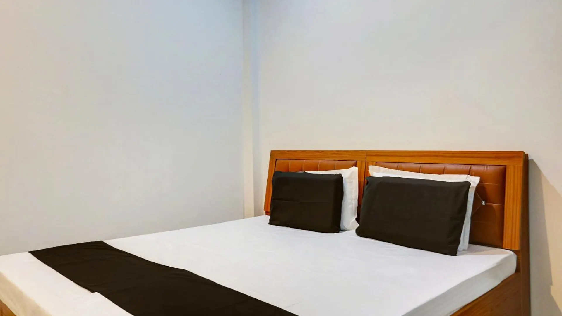 Hotel O Amantran Residency Varanasi