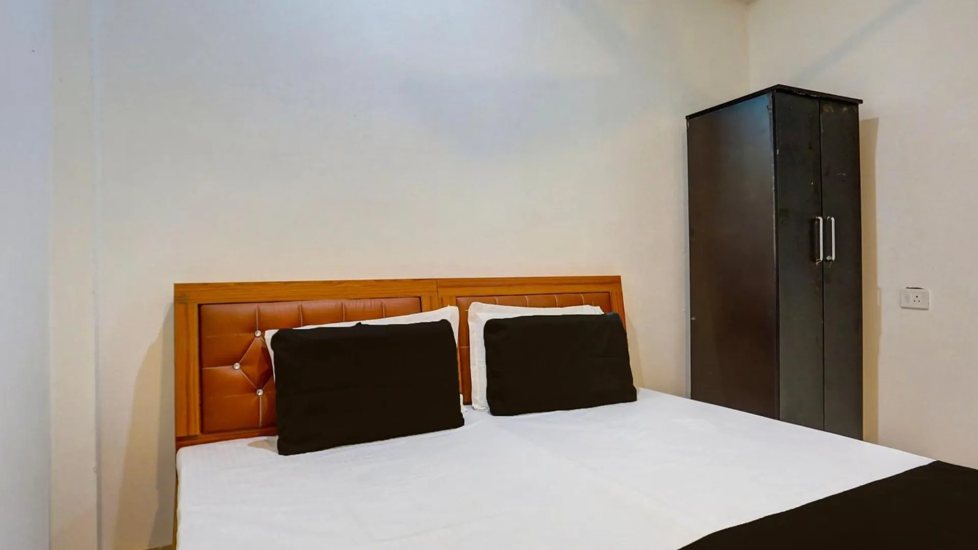 Hotel O Amantran Residency Varanasi